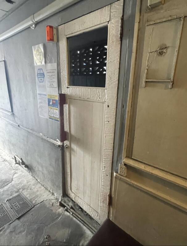 建物入り口