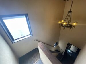 店内　階段