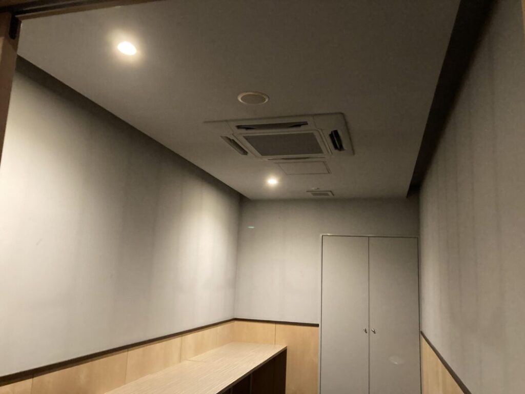 店内３